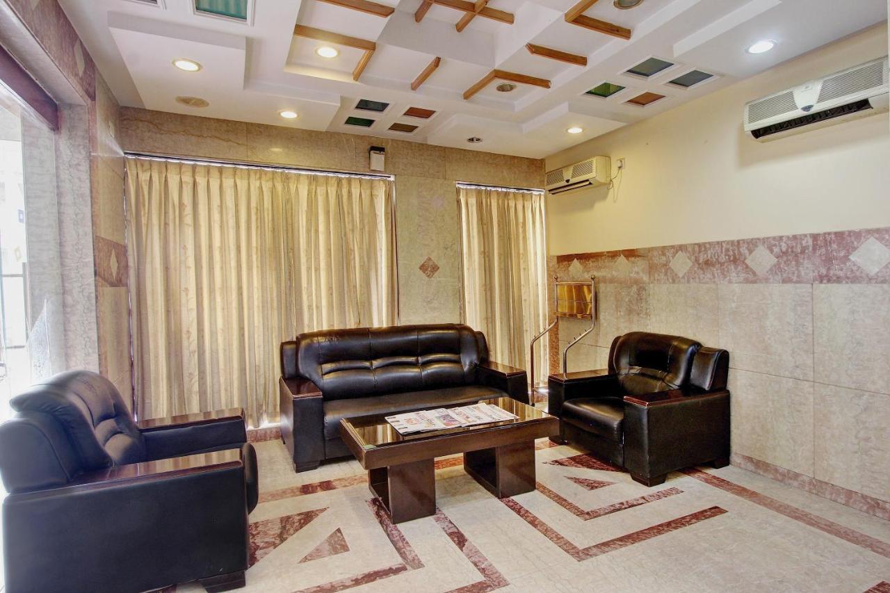 Hotel Vaccinated Staff - Collection O 13595 Vt Residency Bangalore Exterior foto