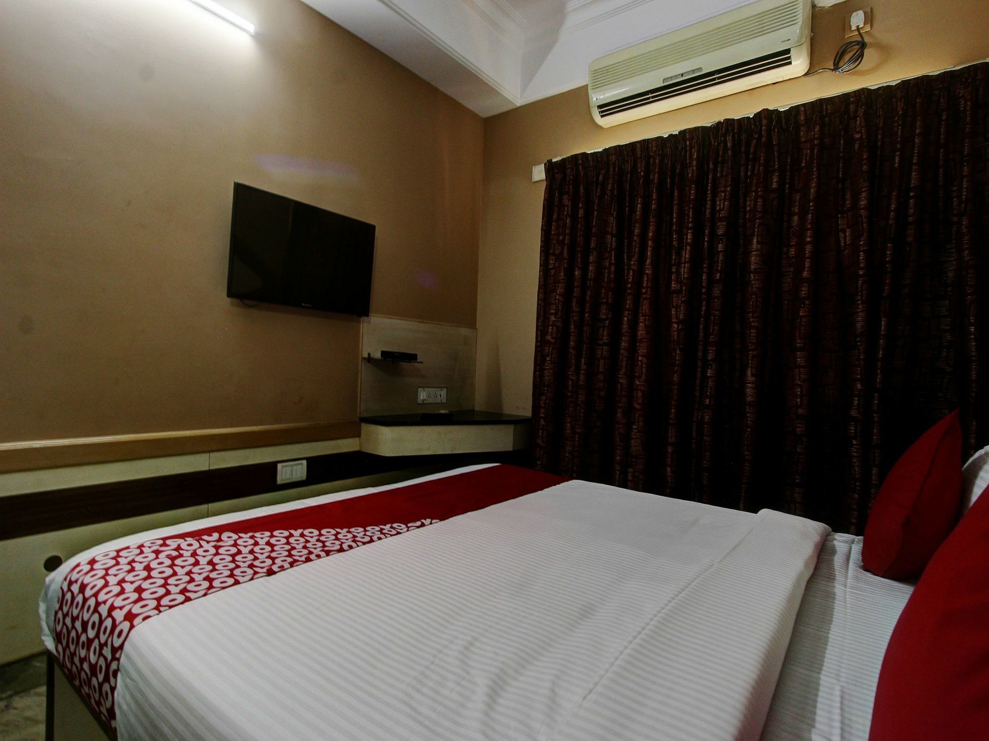 Hotel Vaccinated Staff - Collection O 13595 Vt Residency Bangalore Exterior foto