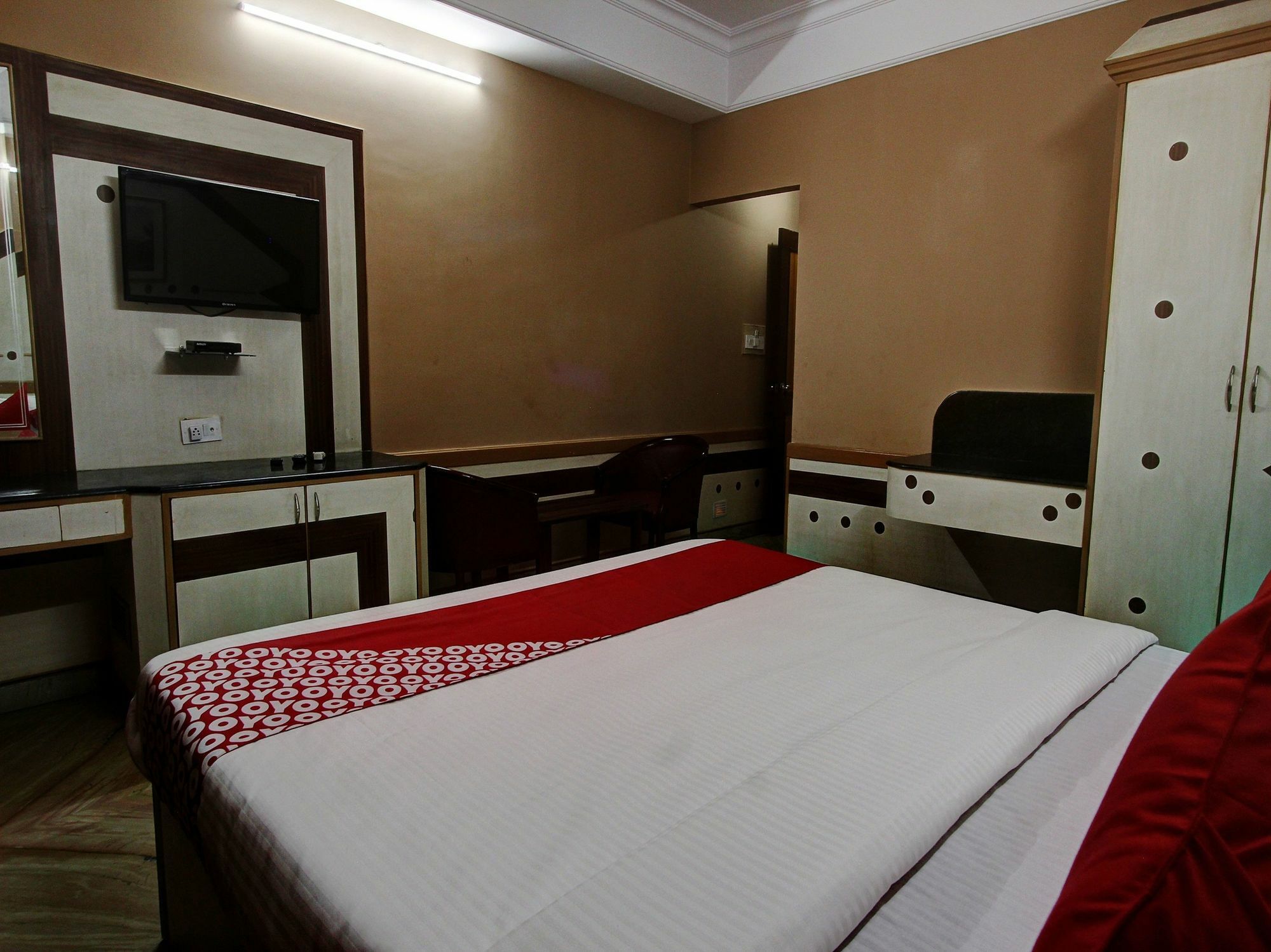 Hotel Vaccinated Staff - Collection O 13595 Vt Residency Bangalore Exterior foto